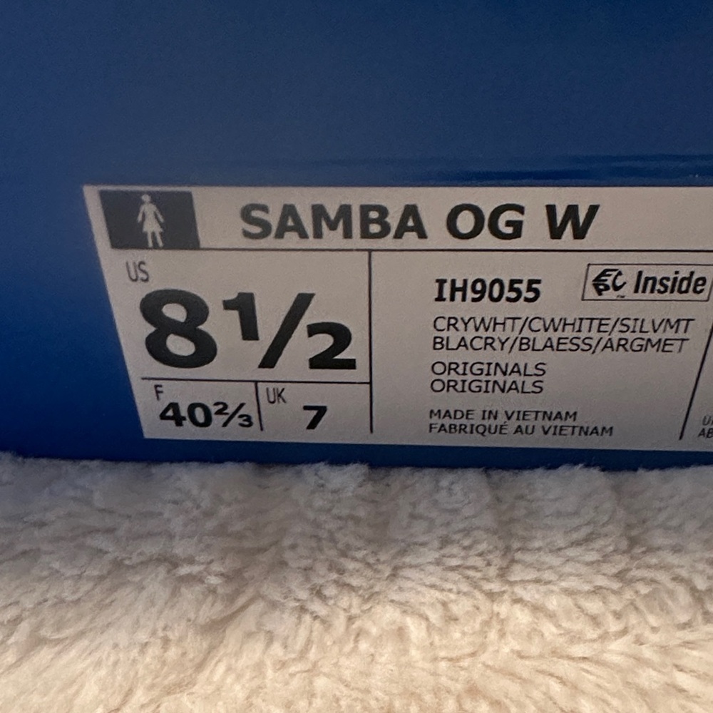 Adidas women’s rhinestone Sambas! - Picture 2 of 6